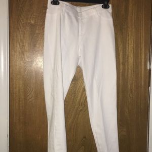 White stretchy capris